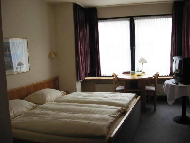 Hotel Pfaelzer Hof, Zum Schokoladengiesser Rodalben Kamer foto